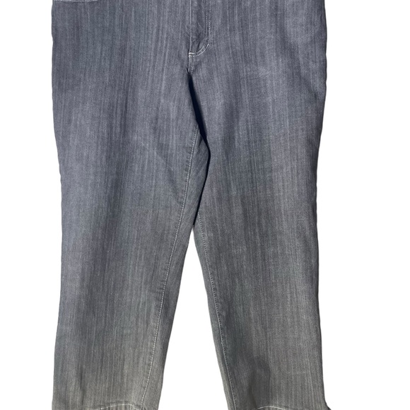 Chicos Platinum Womens Gray Cropped Jeans Sz 3 Embellished Back Pockets Straight - Picture 3 of 6